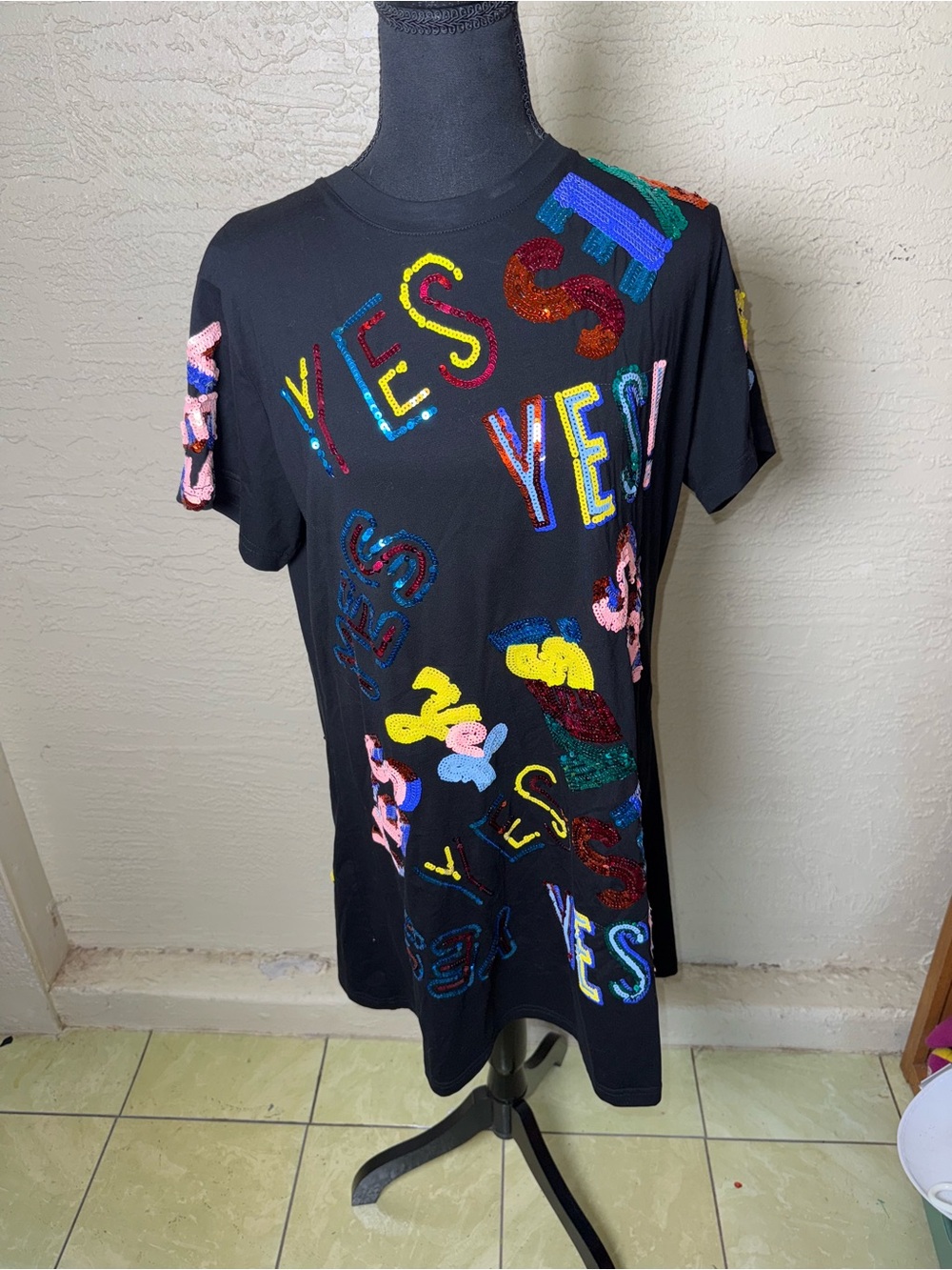 Queen‎ of Sparkles Black “Yes”Sequin T-Shirt Dress Dopamine Dressing Gameday M - Picture 2 of 11
